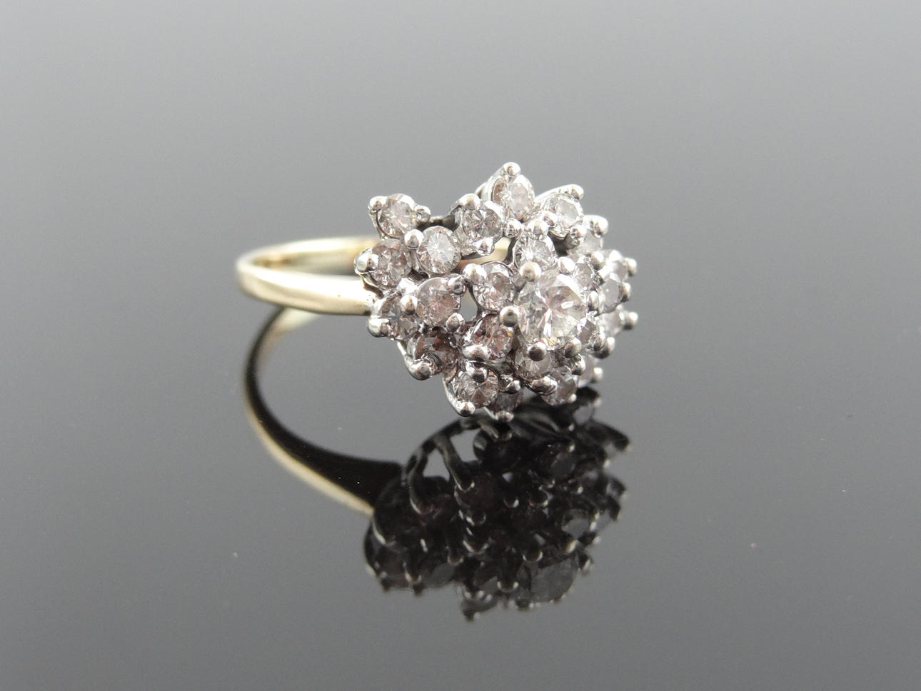 SNÖ FLAKE DESIGN diamantring 1,00cts.