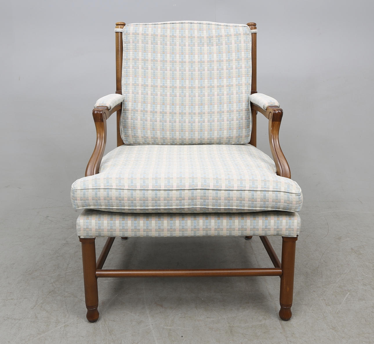 FÅTÖLJ, så kallad gripsholmsmodell, Arne Norell.