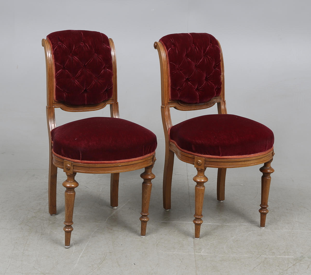 STOLAR, ett par, nyrokoko, omkring 1900.