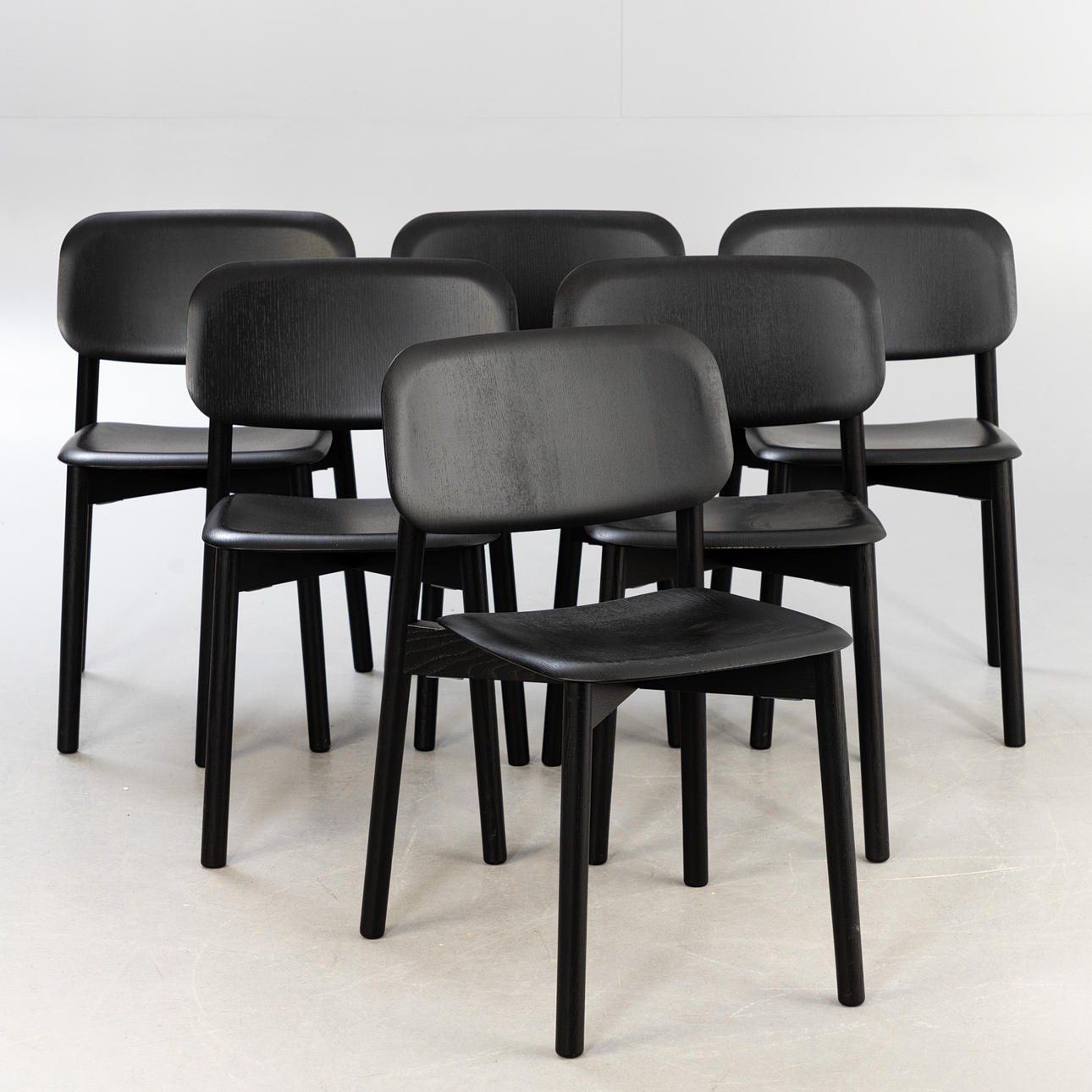 Hö. 6 'Soft Edge 60' stolar. Modern design (6).