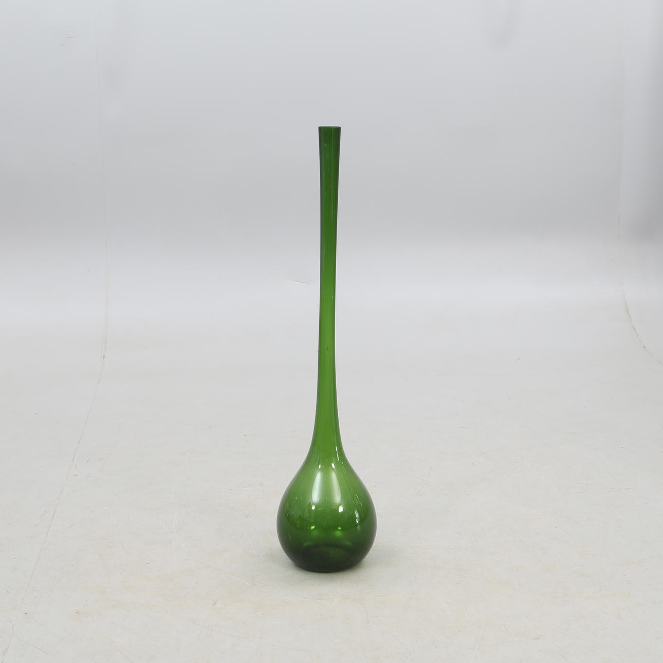 Vase green glass, label marked Åseda.