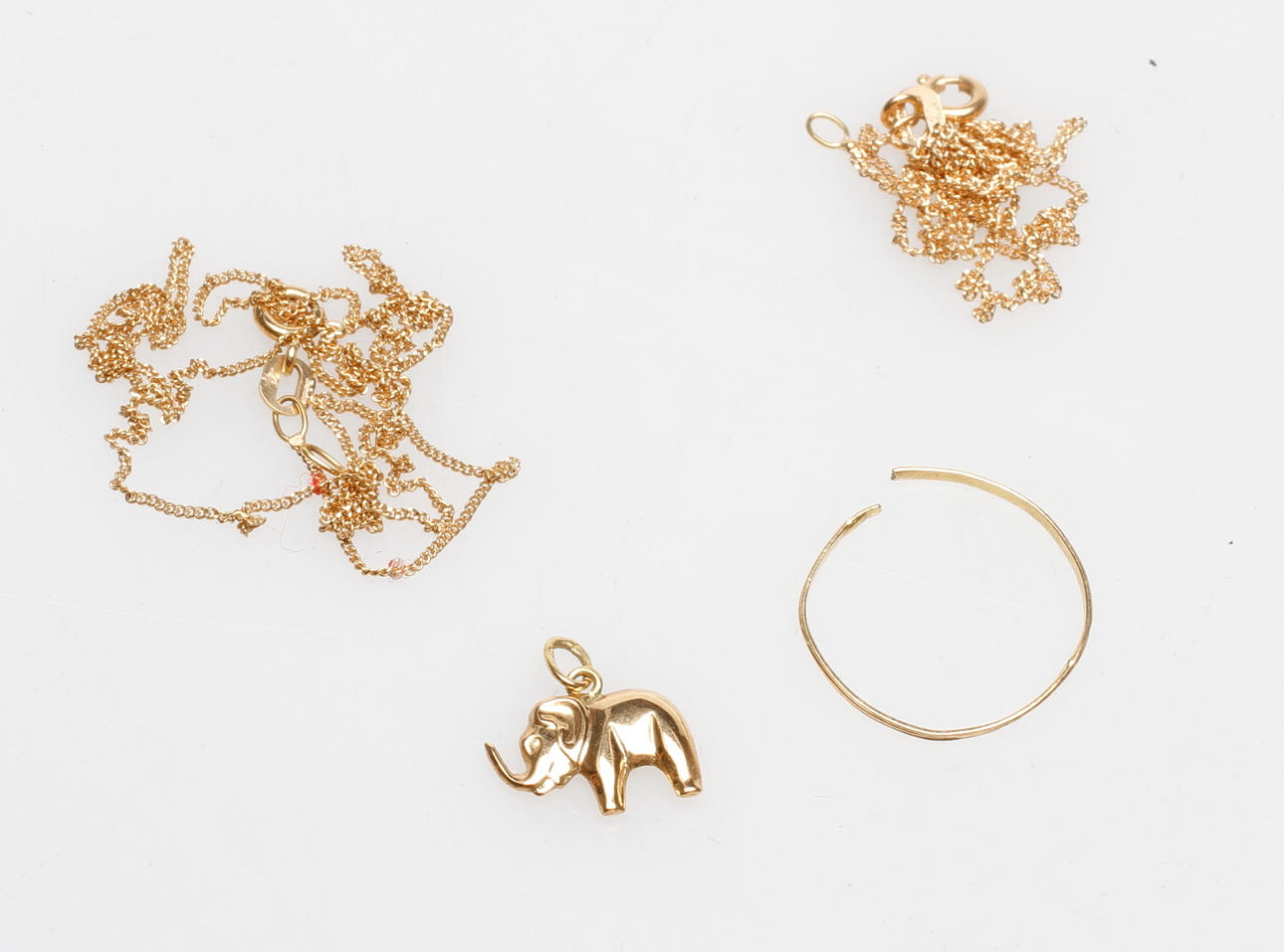 SKROTGULD, 18k guld, vikt ca 3,8 gr.