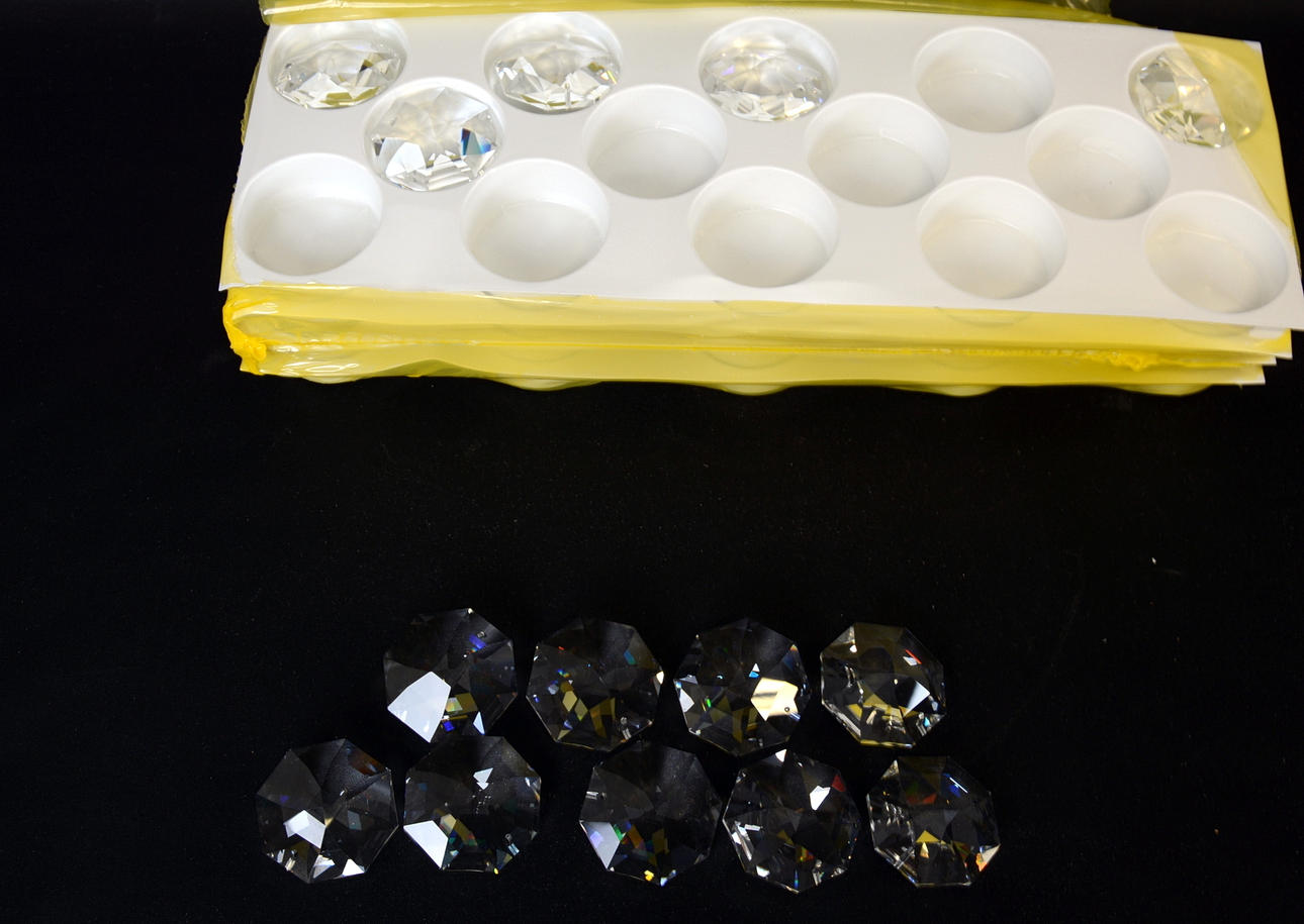 STÖRRE PRISMOR, kristall, Swarovski.