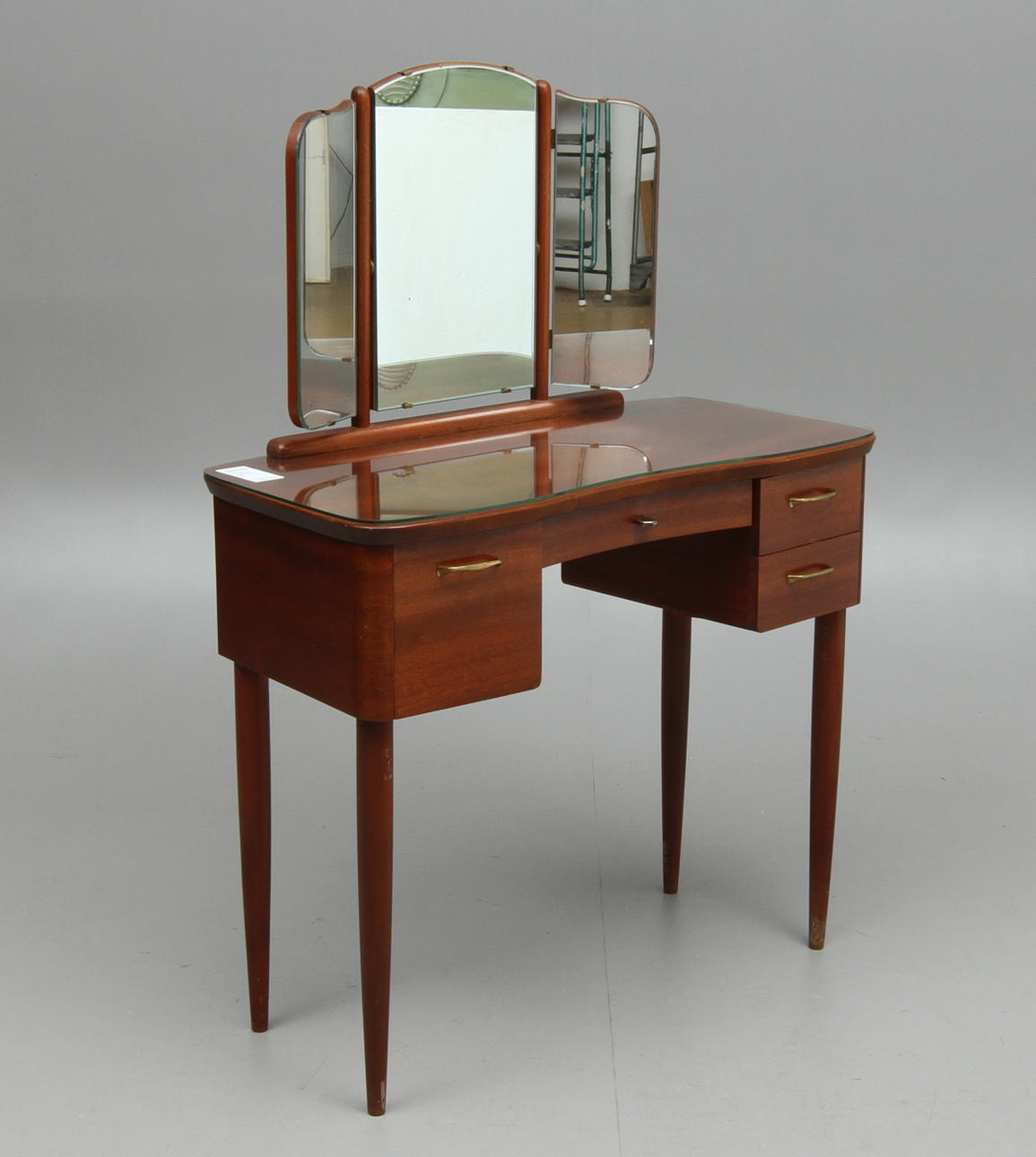 SMINKBORD, mahogny, Fröseke AB. Nybrofabriken, 1950-tal.