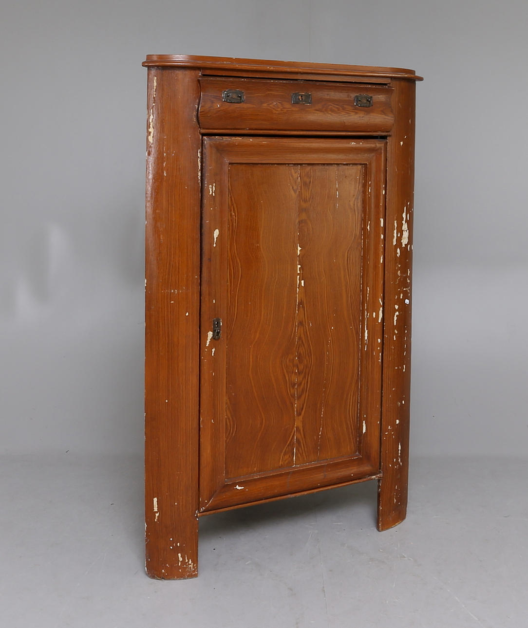 HÖRNSKÅP, 1800-tal.