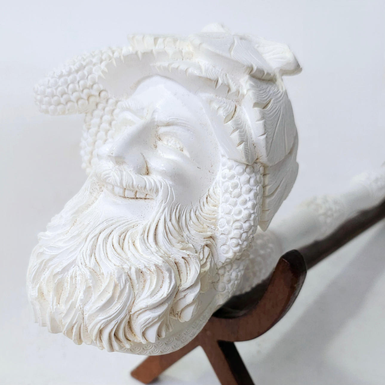 GROSSE GESCHNITZTE PFEIFE AUS MEERESSCHAUM.