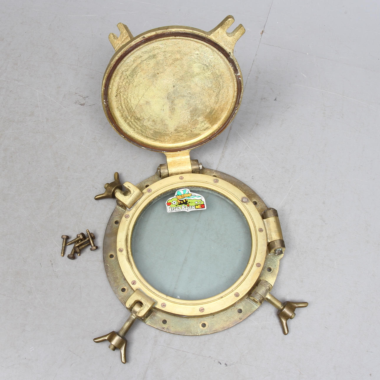 FARTYGSVENTIL, mässing, enligt uppgift från U-båt, 1900-tal.