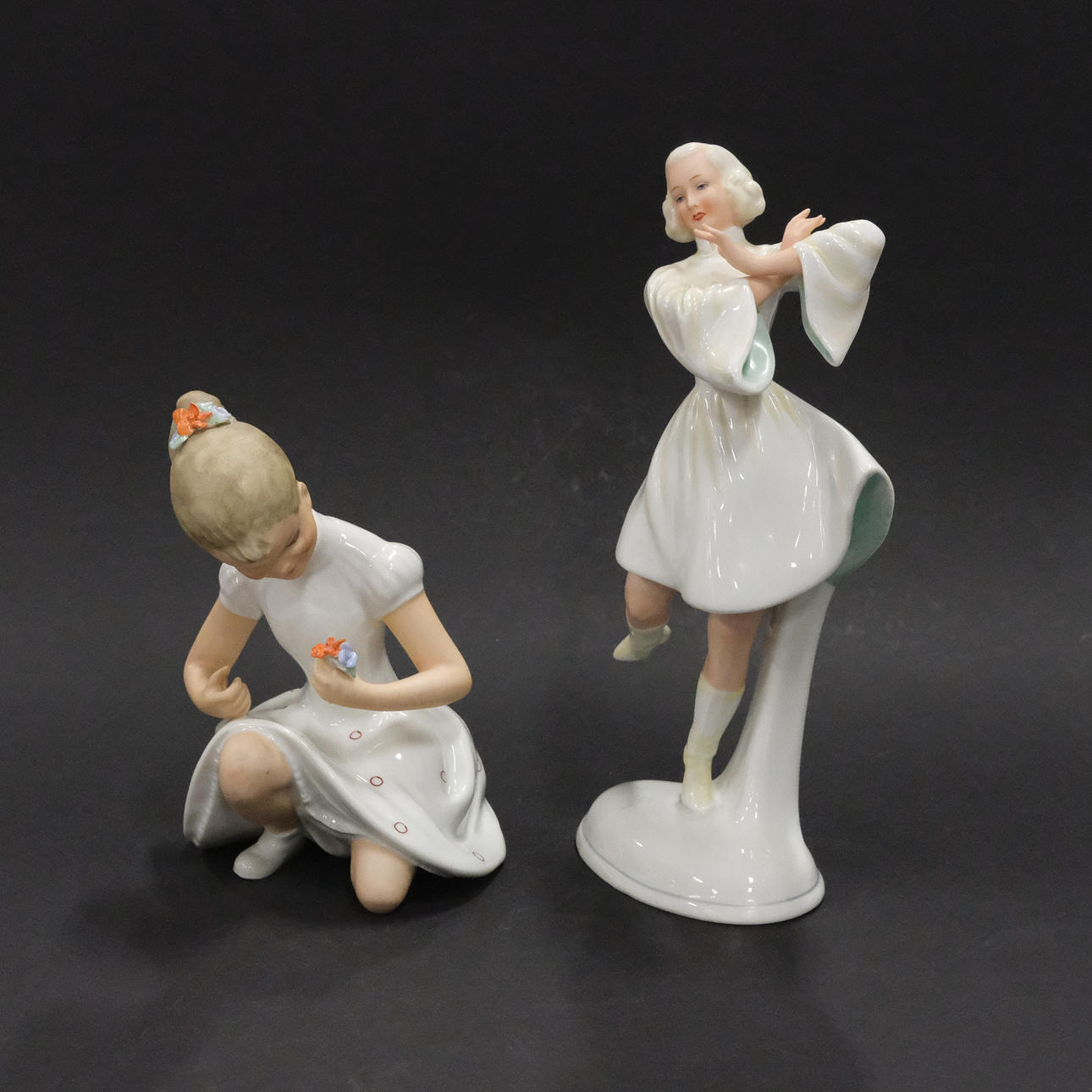 ZWEI FIGUREN, WALLENDORF- UND SCHAUBACH-KUNST.