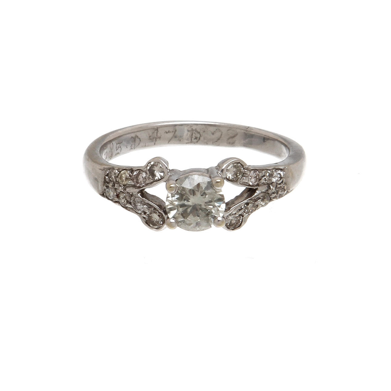 RING, 14K vitguld med diamanter, totalt ca 0,72 ct. vikt 3,0 g.
