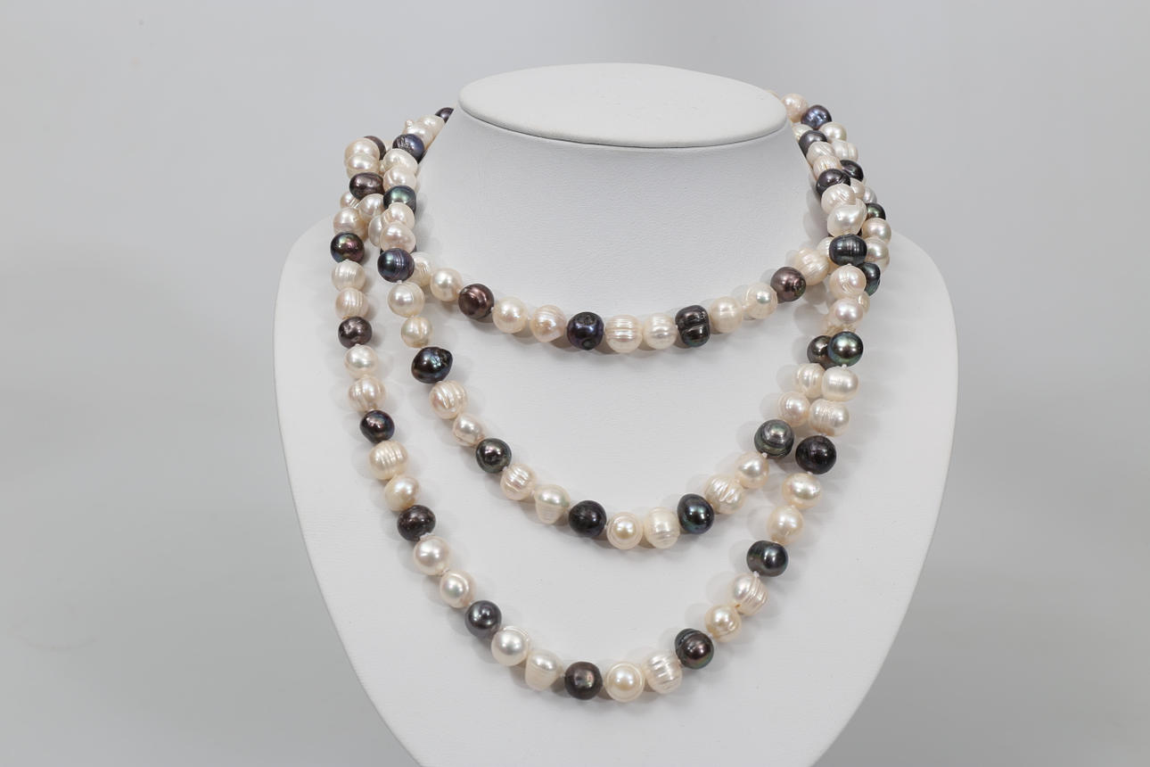 HALSBAND, vita och grå-blå sötvattenspärlor, 2000-tal.