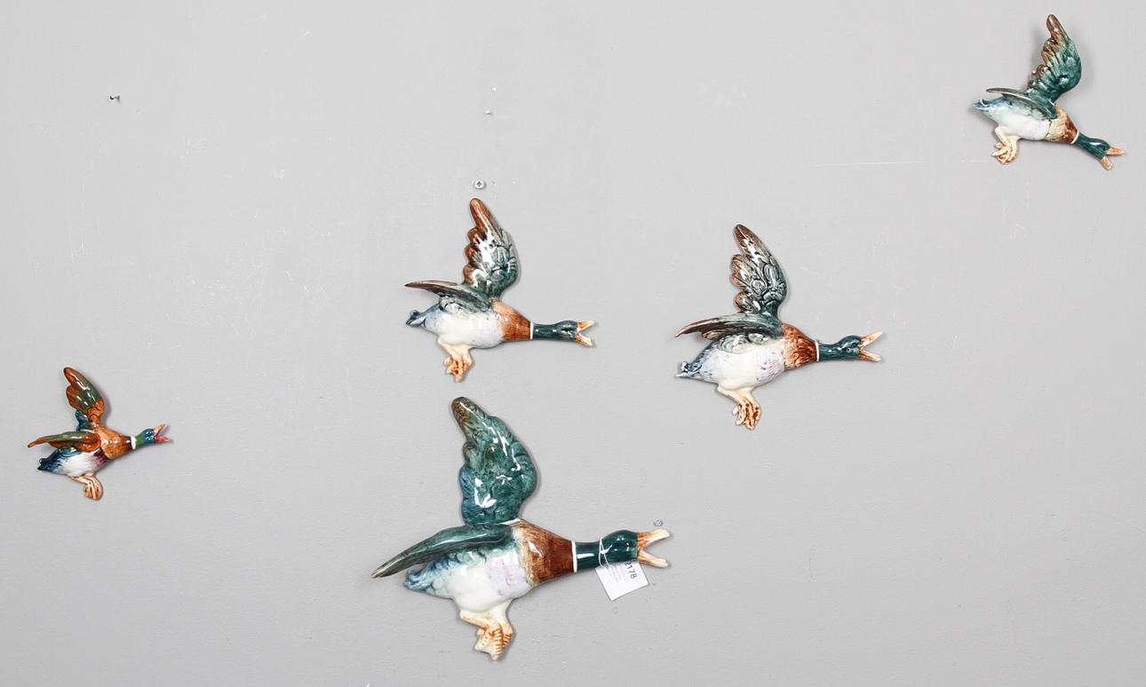 VÄGGVASER, 5 st, Royal Dux, Tjeckoslovakien, 1900-tal.