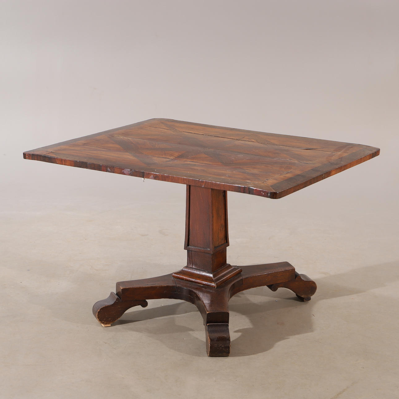 TABLE WITH TILT FUNCTION, countertop with recessed star.