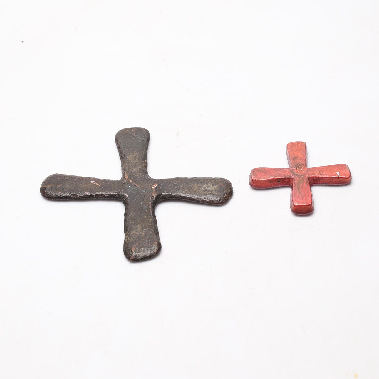 KATANGA CROSS, 2 pcs, copper, weight approx. 923.8 grams.