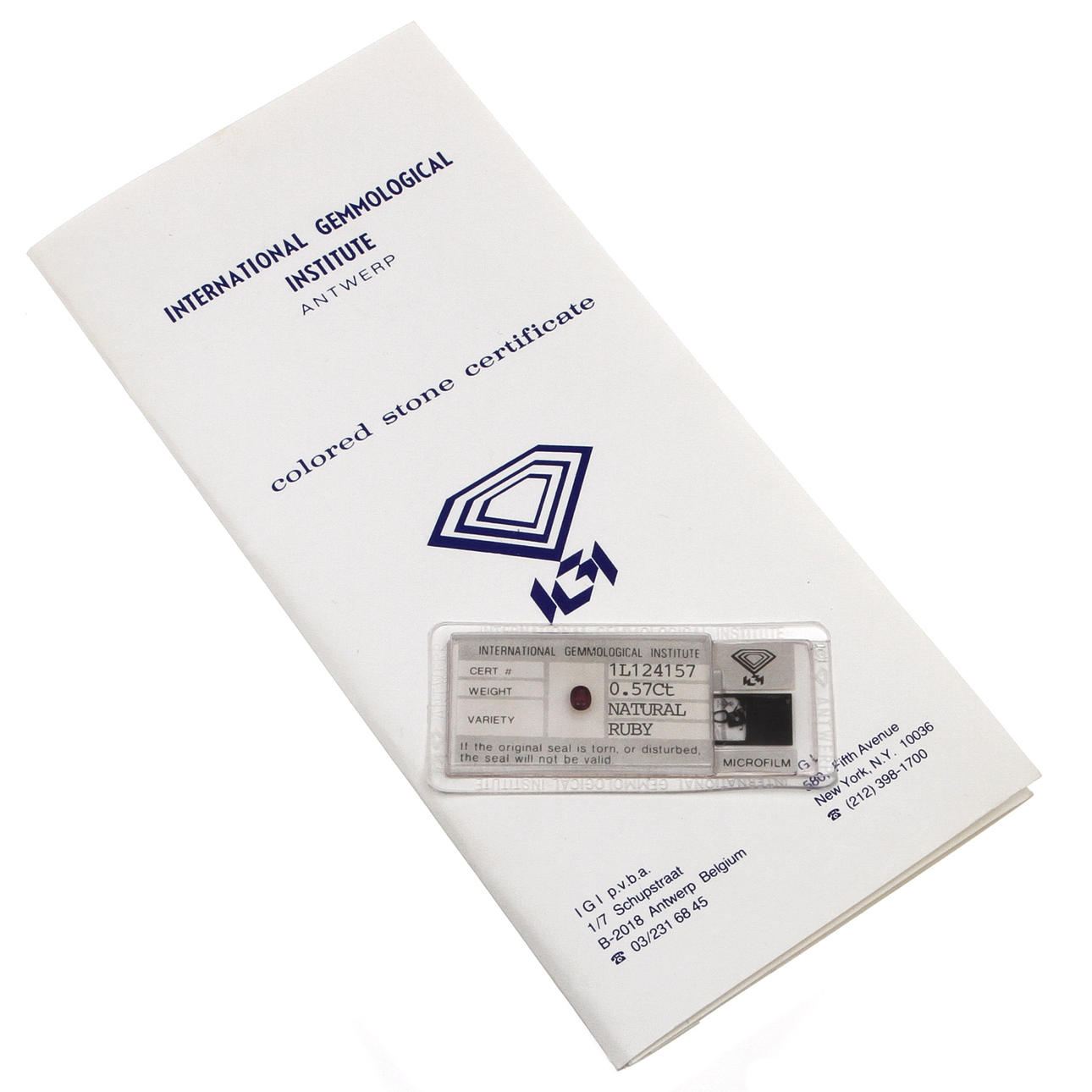 ÄDELSTEN, rubin. Vikt 0,57 ct enligt certifikat, IGI cert 1L124157, förseglad.