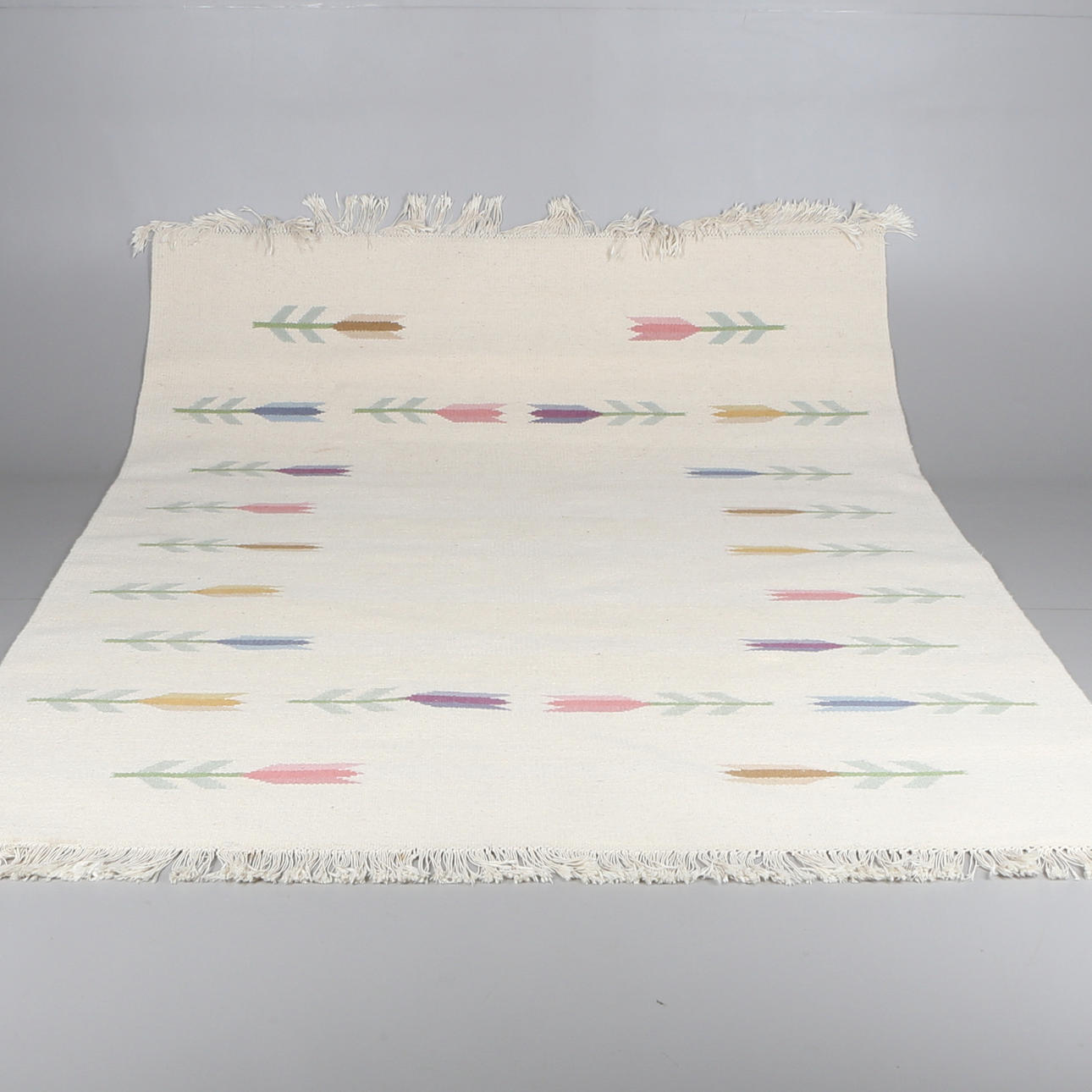 RÖLAKAN, Tulpaner, 240 x 170 cm.