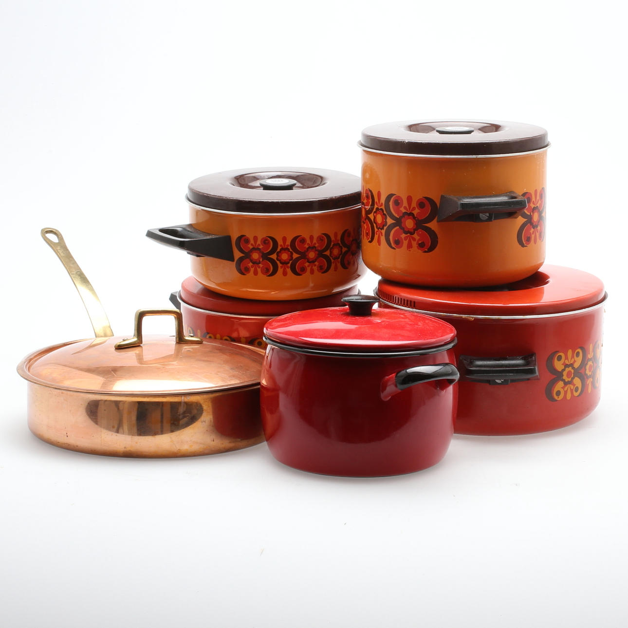 PARTI, 5 st kastruller samt 1 st kopparpanna.