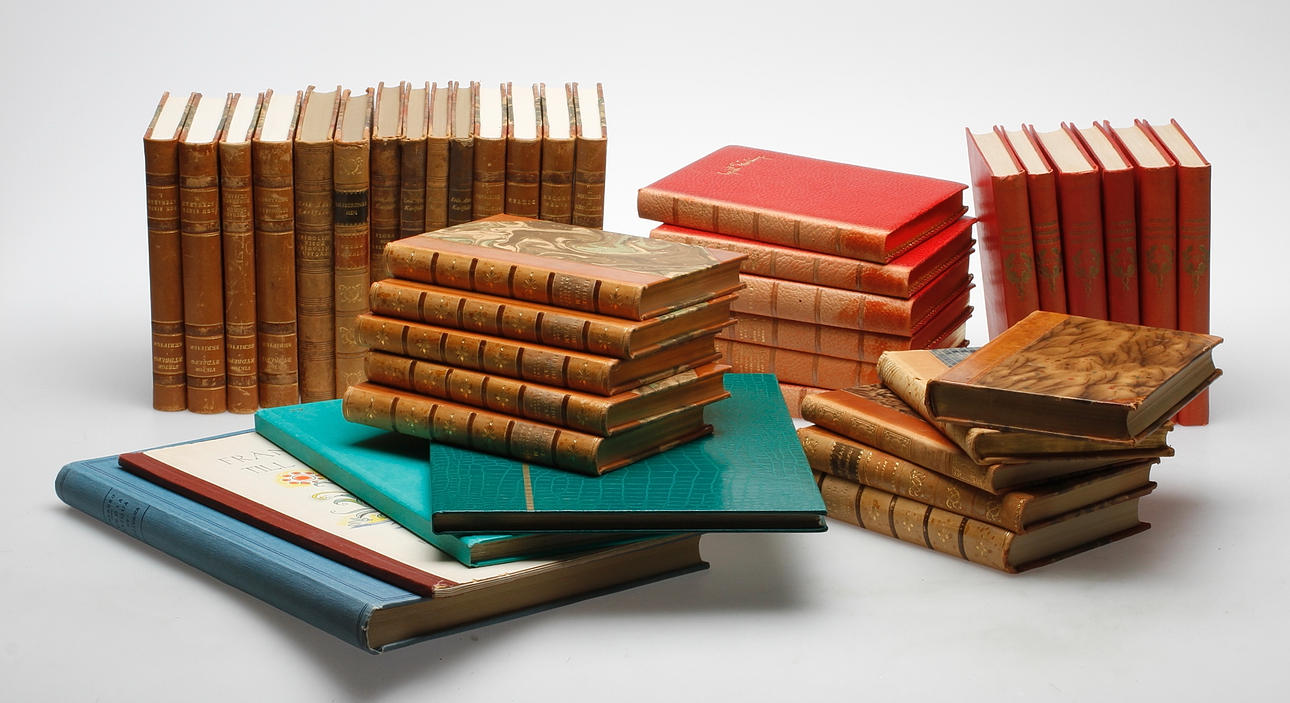 BÖCKER och FRIMÄRKEN.