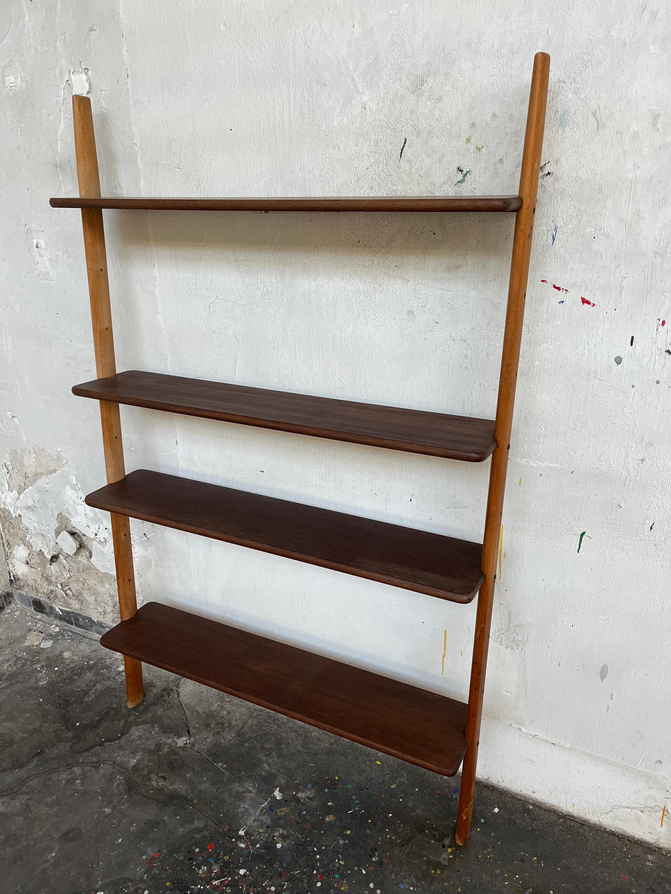 WILLIAM WATTING. Scanflex modular shelf in teak (4-95).