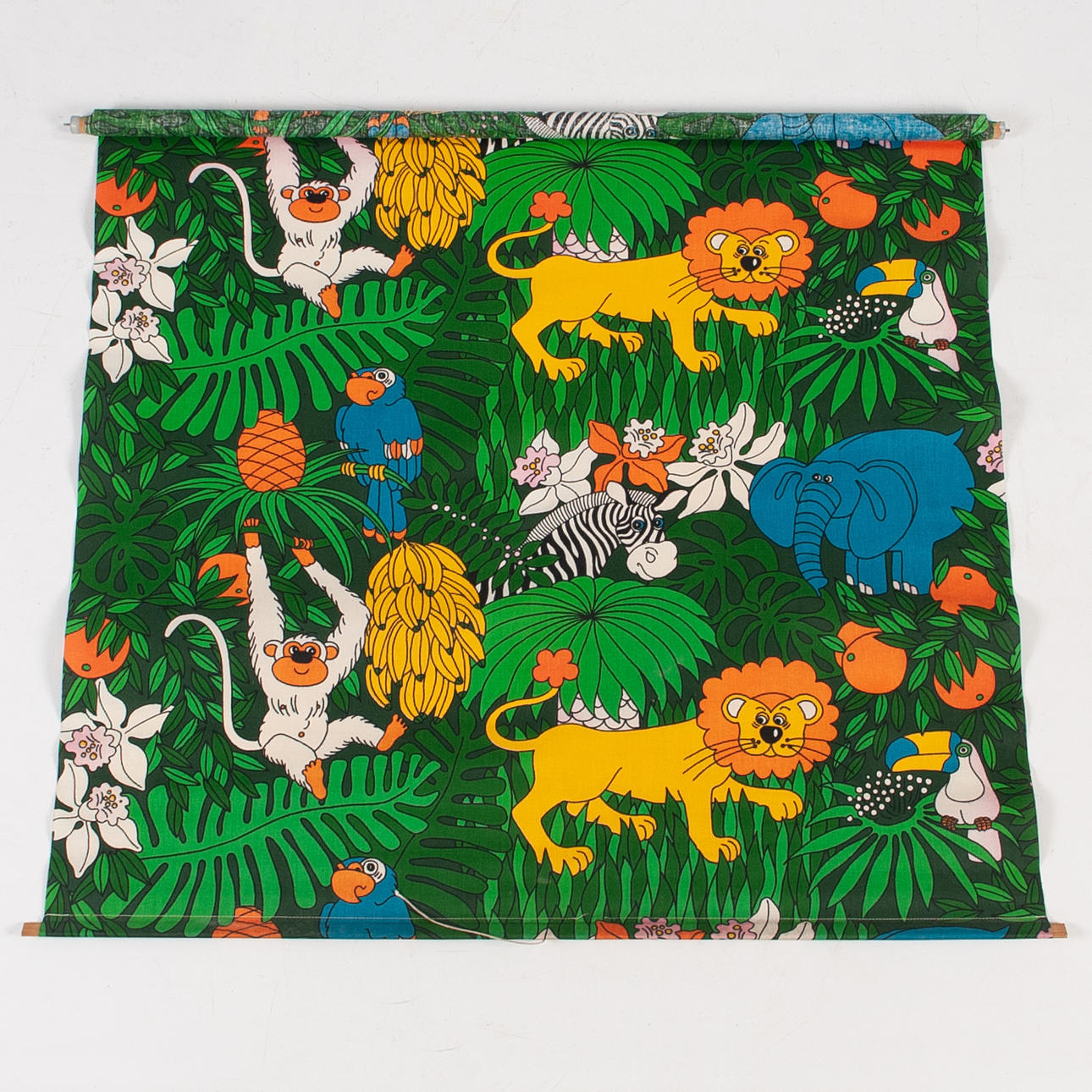 SUZANNE ENGEL. Rullgardin "Bongo bongo" Almedahls, 1978.