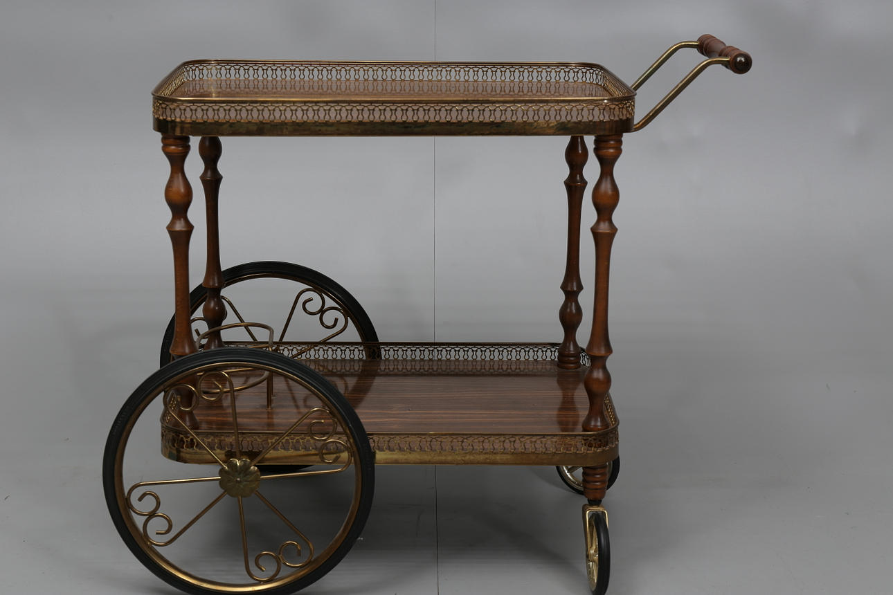 SERVERINGSVAGN, trä, laminat och metall, 1900-talets andra hälft.