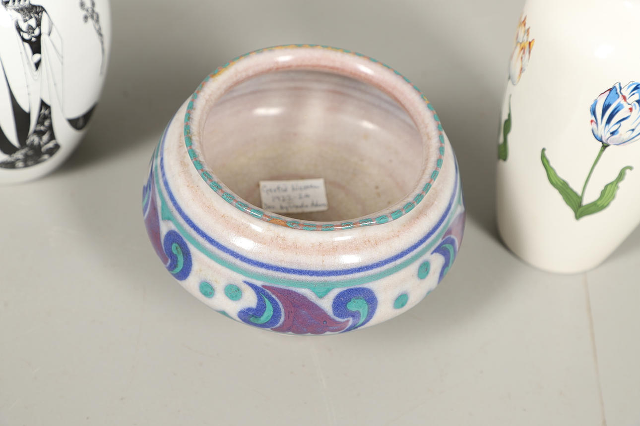 FOUR POOLE POTTERY VASES. Ceramics & Porcelain - European - Auctionet