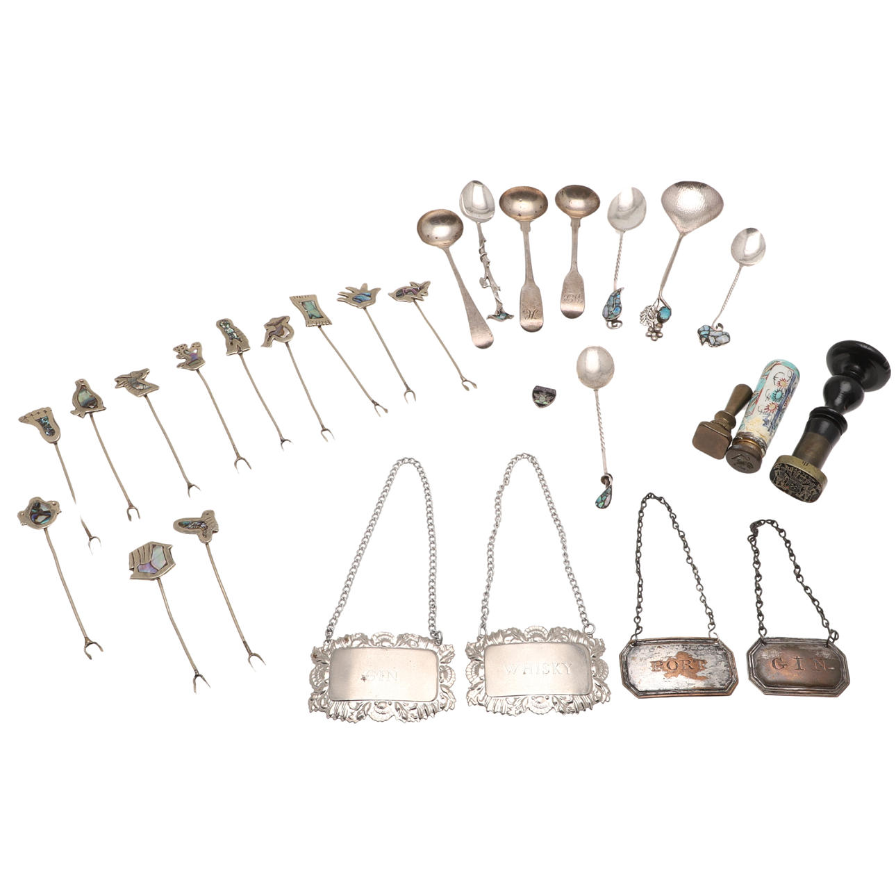 ANTIKA SÄLAR, SILVERSKEDAR & VINETIKETTER.