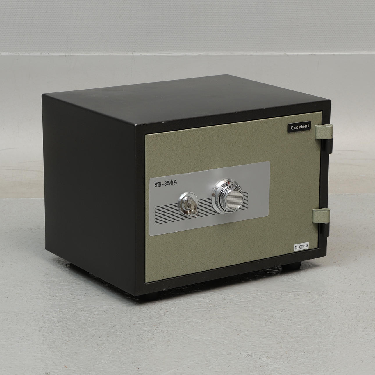 KASSASKÅP, Excelent YB-350A.