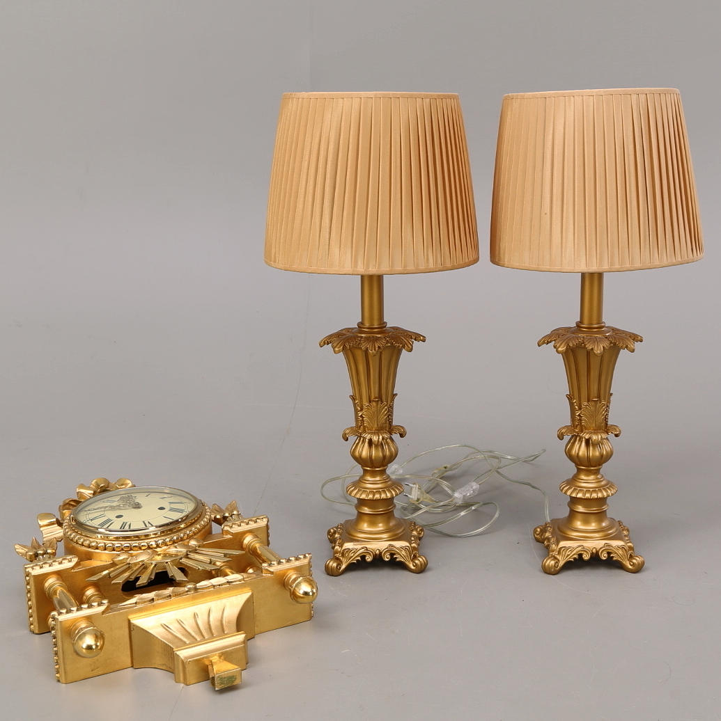 BORDSARMATUR, ett par + VÄGGUR, gustaviansk stil, förgylld, 1900-tal.