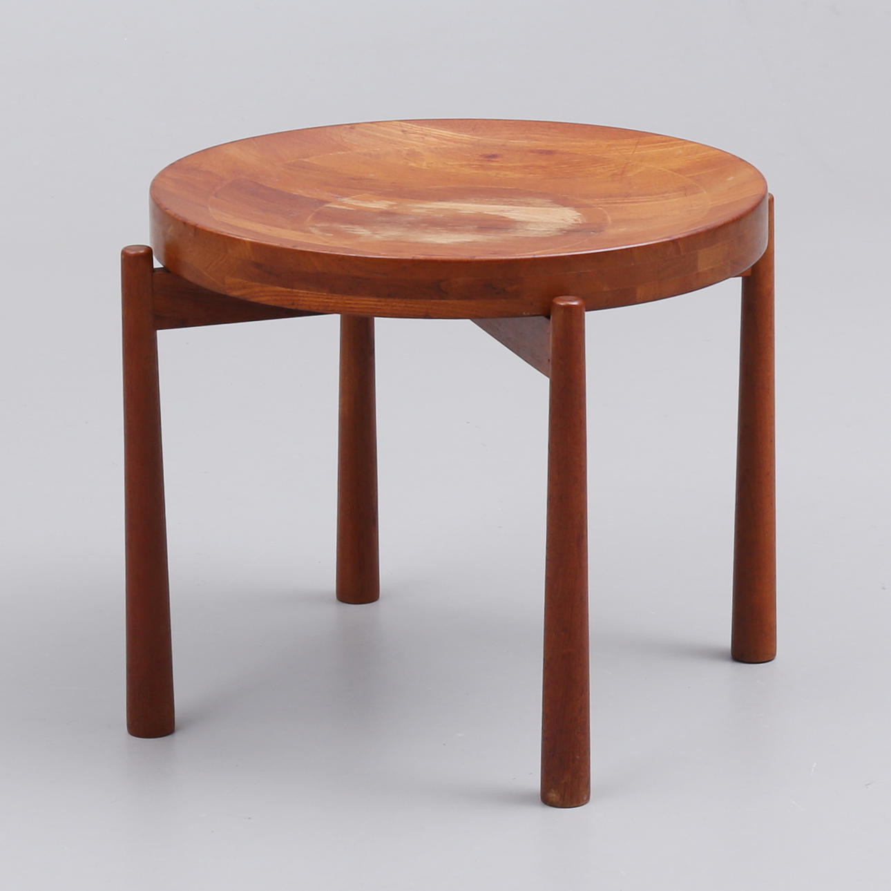 JENS HARALD QUISTGAARD. Ein dänischer Tabletttisch aus der Mitte des 20. Jahrhunderts.