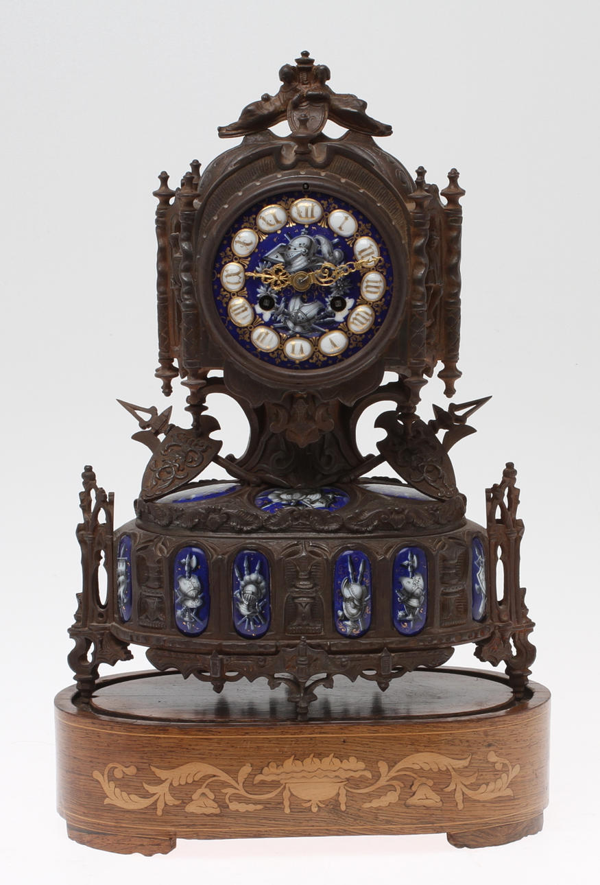 BORDSUR, metall/järnfodral med emaljdekor, 1800-tal.