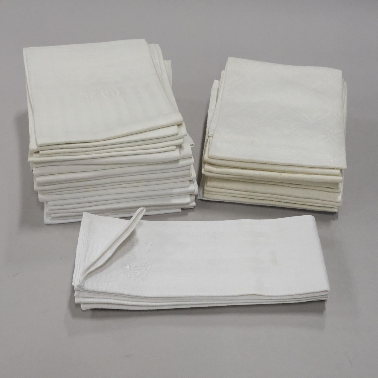 39 STÜCK KÜCHENTÜCHER AUS LEINEN.