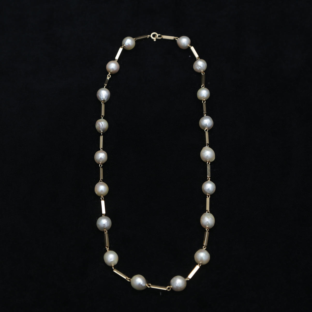 Halskæde, 18k, med kæmpe perler.