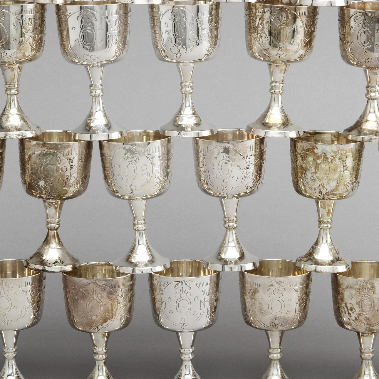 BÄGARE, 24 delar, nysilver.