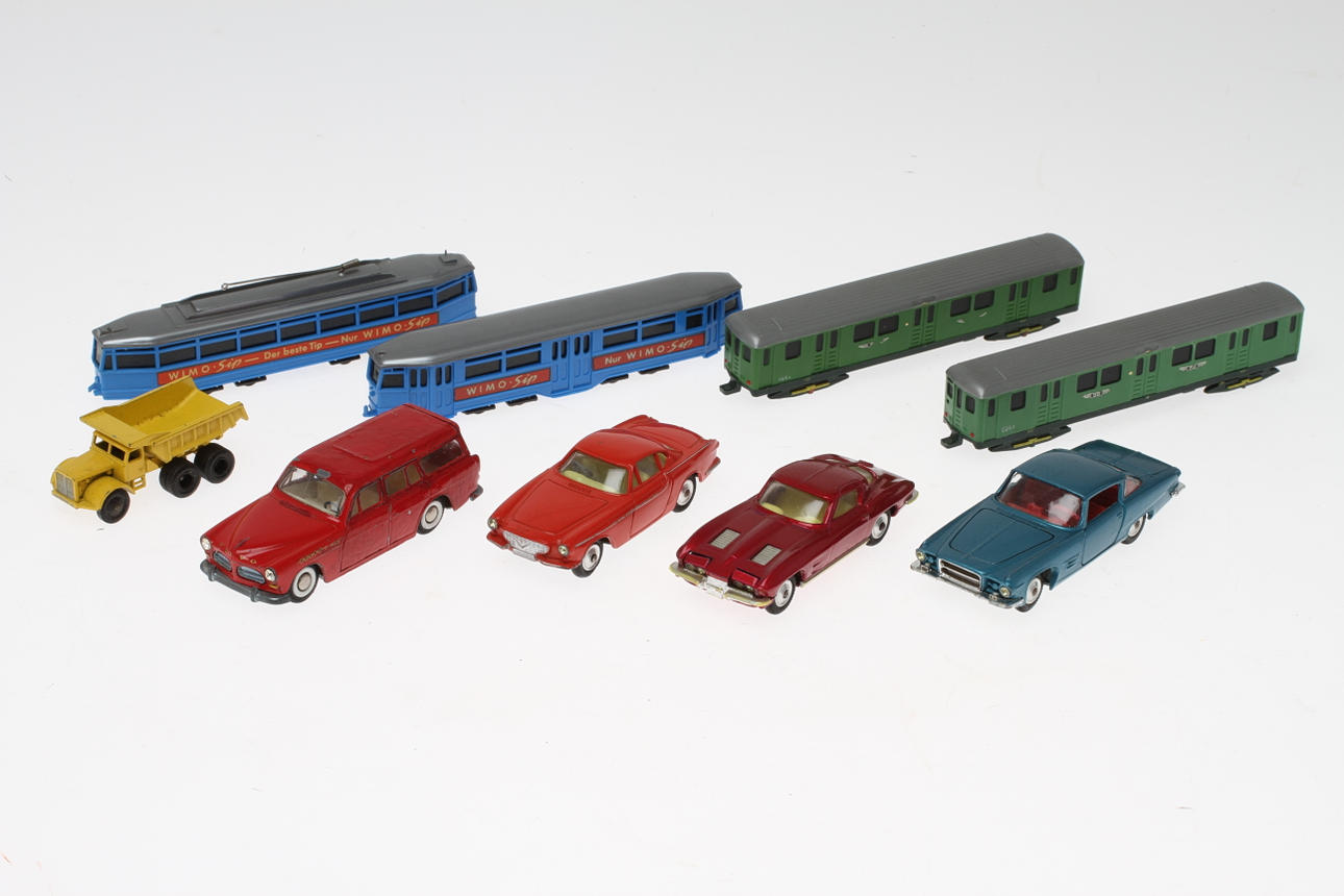 MODELLBILAR 5 stycken samt tunnelbane- och spårvagnar 4 stycken.