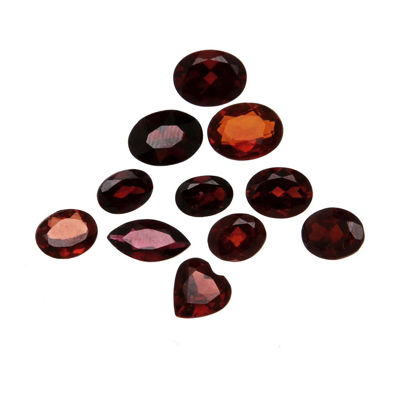 ÄDELSTENAR, 11 st, almandingranater. Vikt ca 17,0 ct.