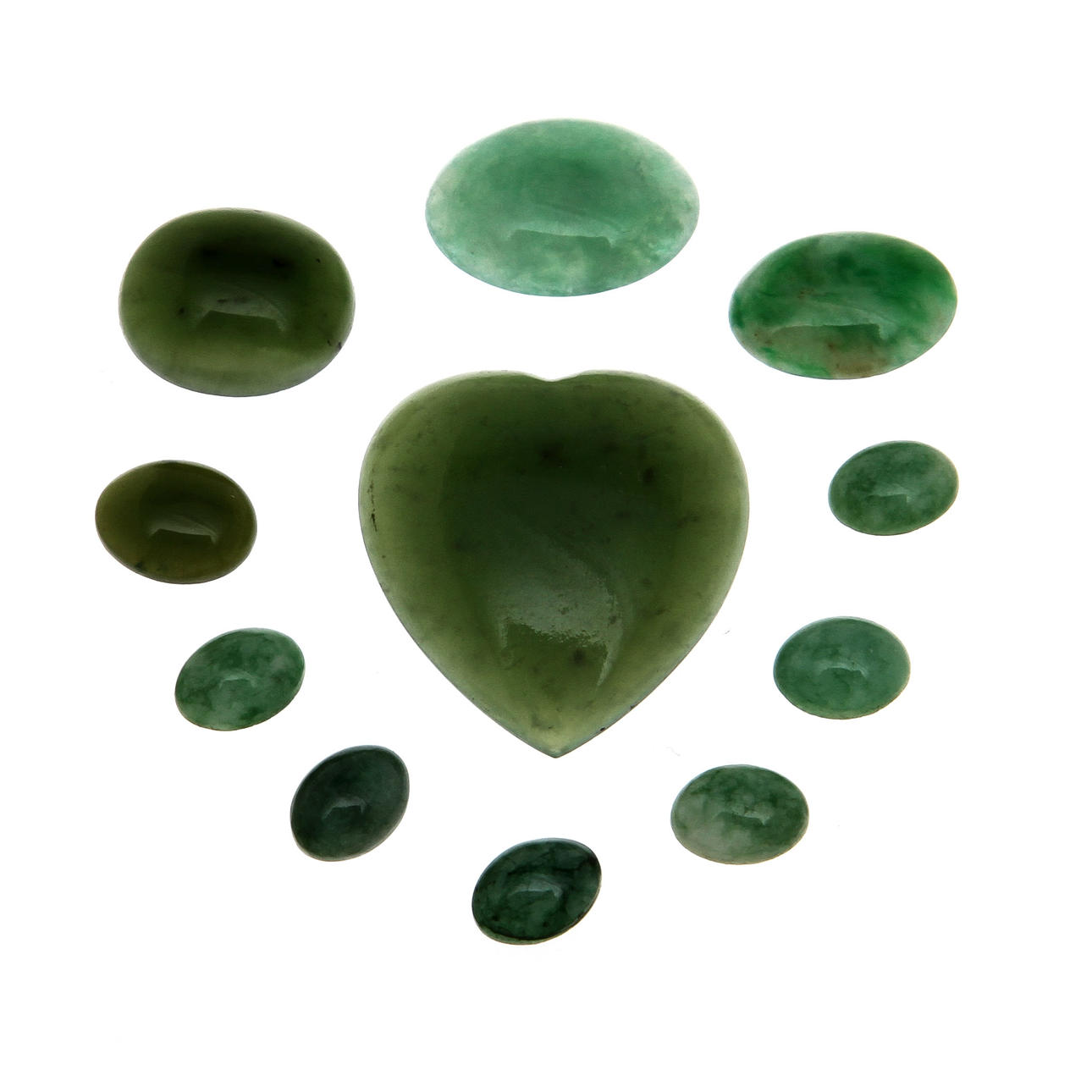 ÄDELSTENAR, 11 st, nefrit. Vikt 48,5 ct.