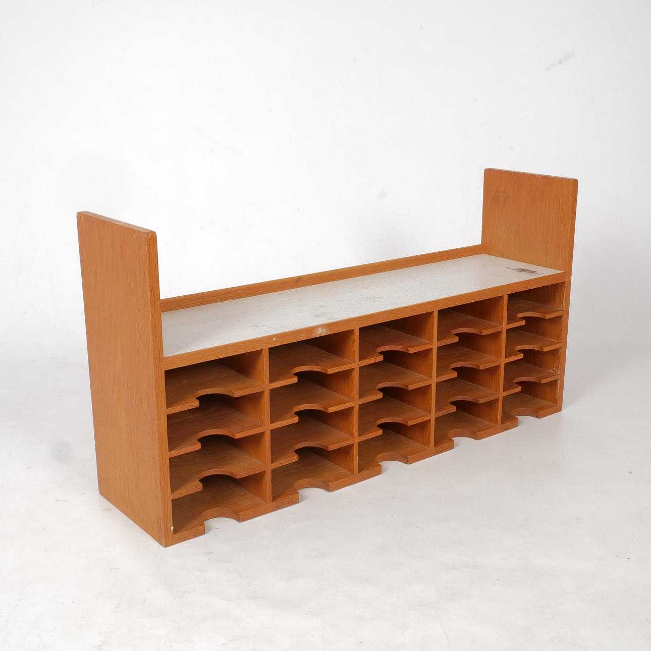 HYLLA/POSTFACK, med perstorpsskiva, 1950/60-tal.