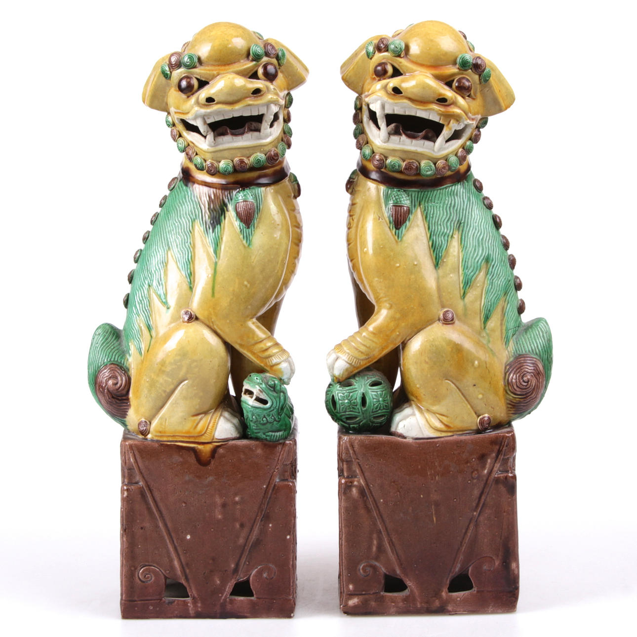 FOHUNDAR, ett par, glaserat lergods, Kina.