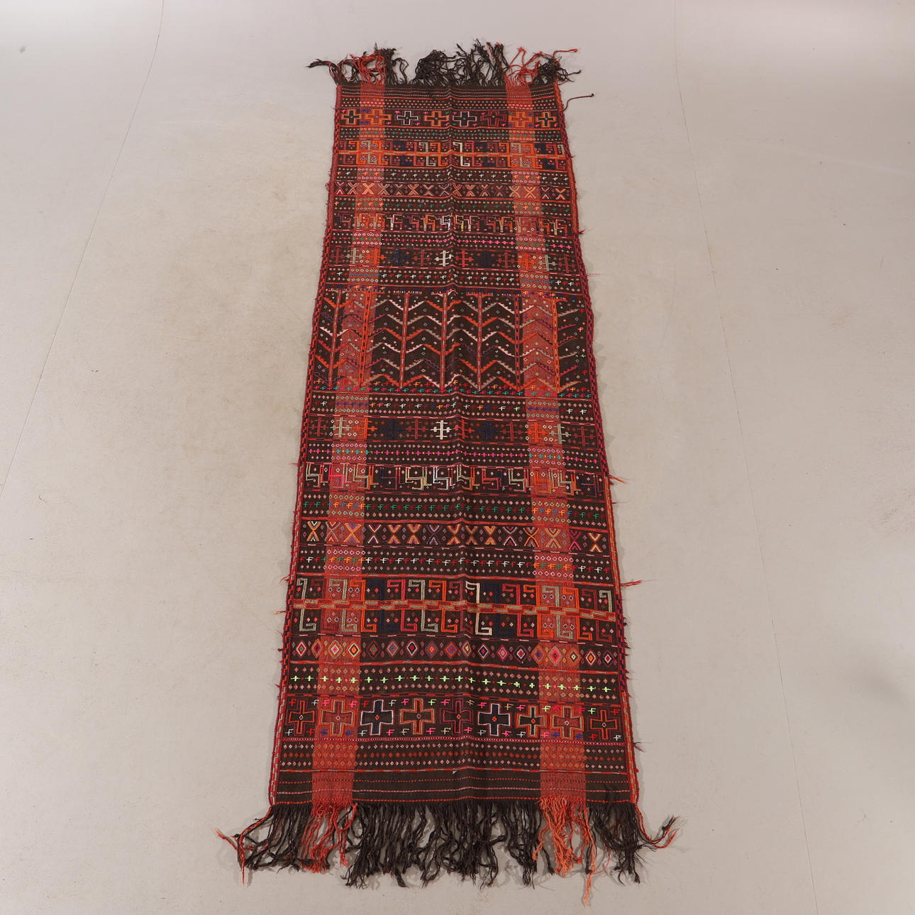 CARPET, oriental, 260 x 82 cm.