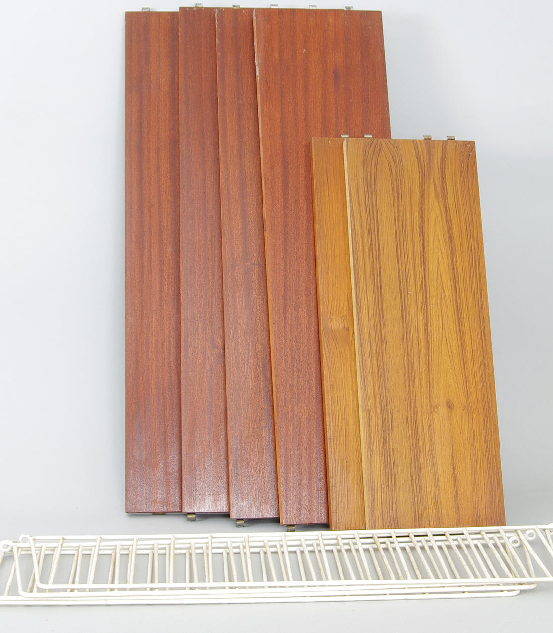 STRINGHYLLOR, teak/mahogny, 1900-talets mitt.