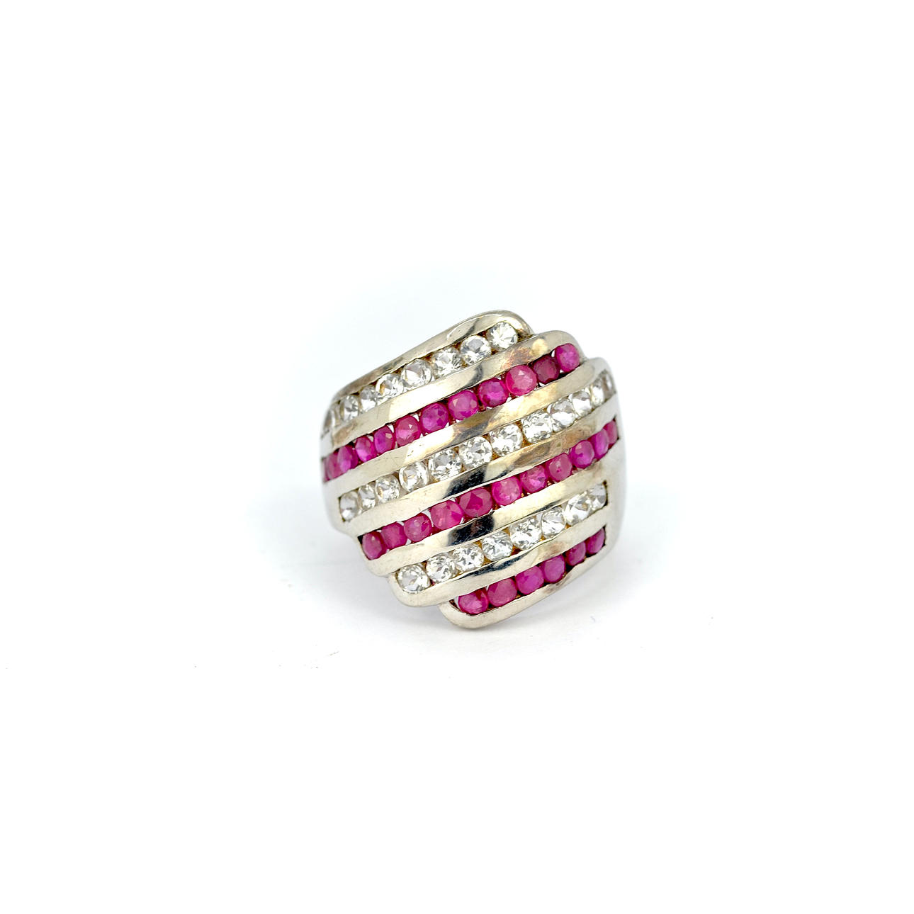 SILVER, VIT TOPAS OCH RUBIN RING.