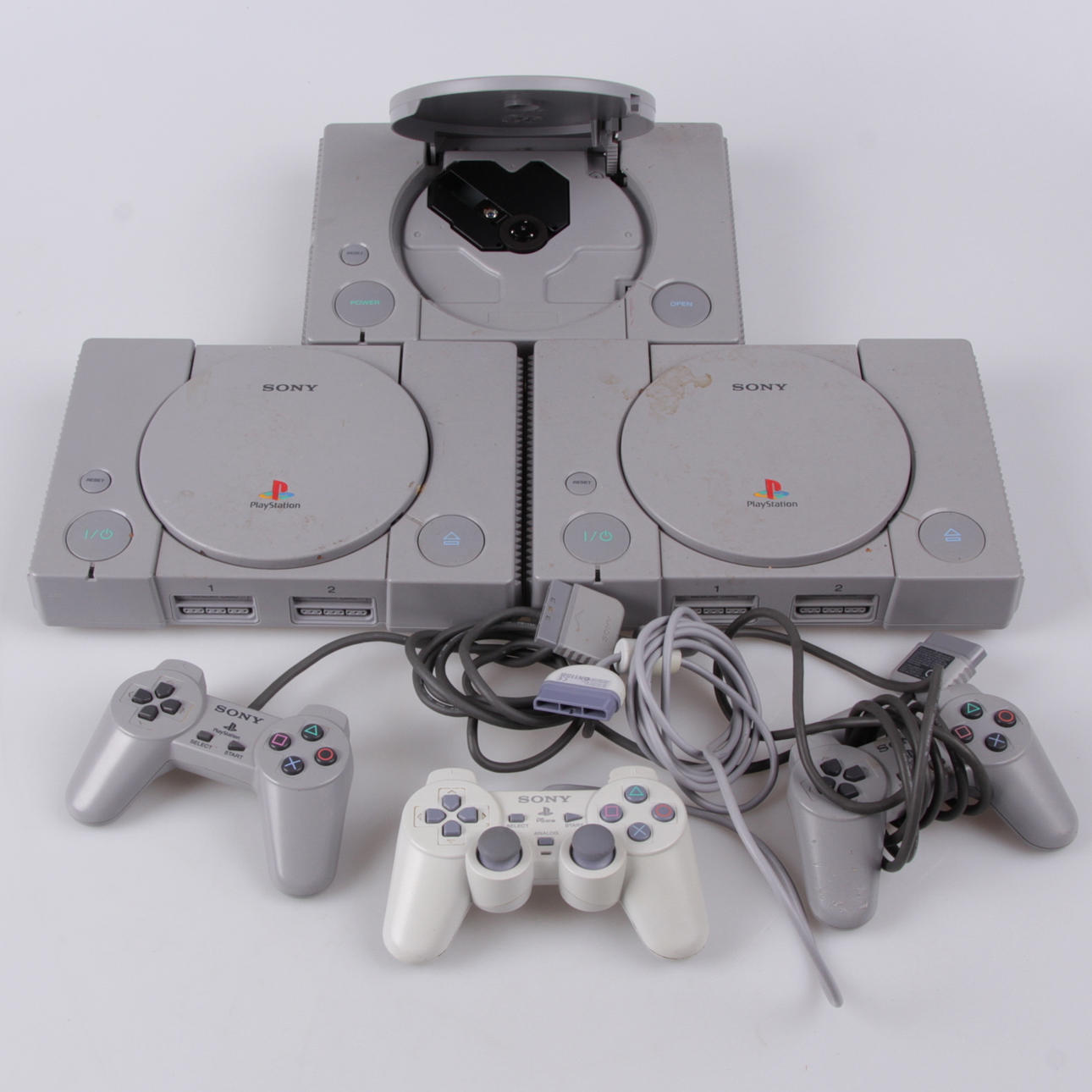 SPELKONSOLER, 3 st. Sony Playstation.