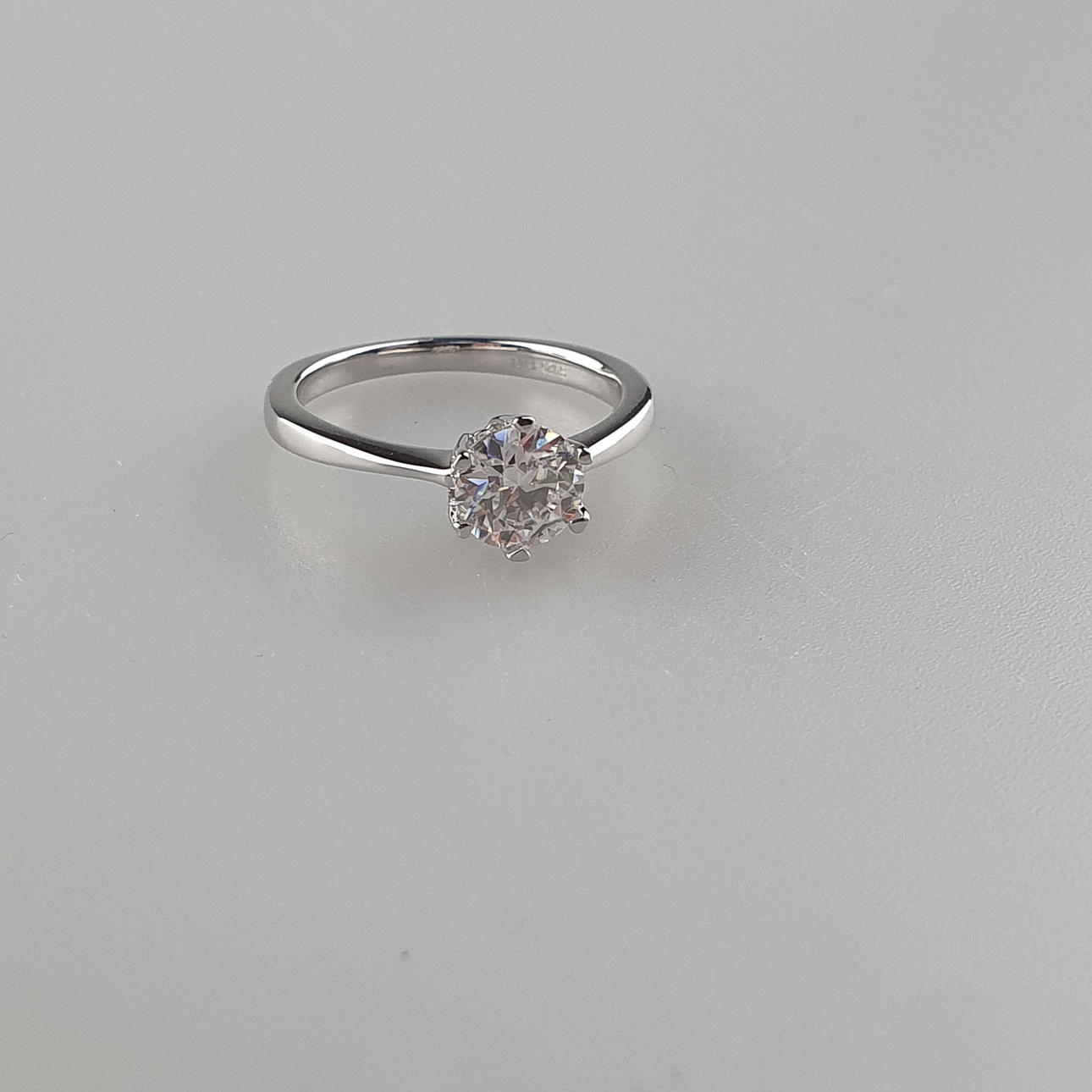 - Solitaire ring - sterling silver 925/000, moissanite 1.00 ct.