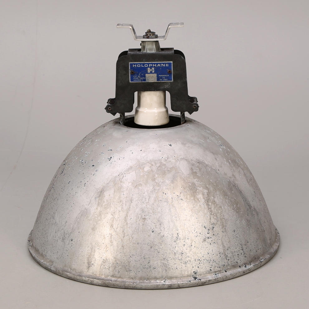 INDUSTRILAMPA, "Holophane" från Pump Separators Gjuterier AB, Katrineholm, höjd 47 cm.