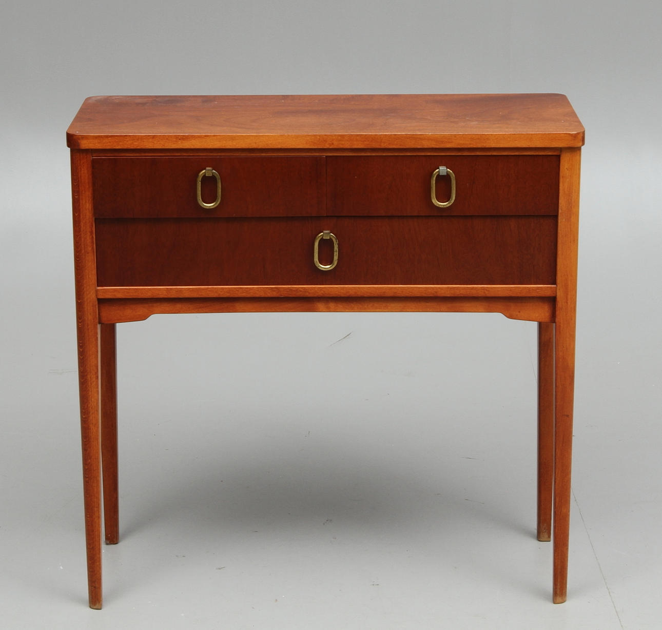 HALLBYRÅ, 3 lådig, 1950/60-tal.