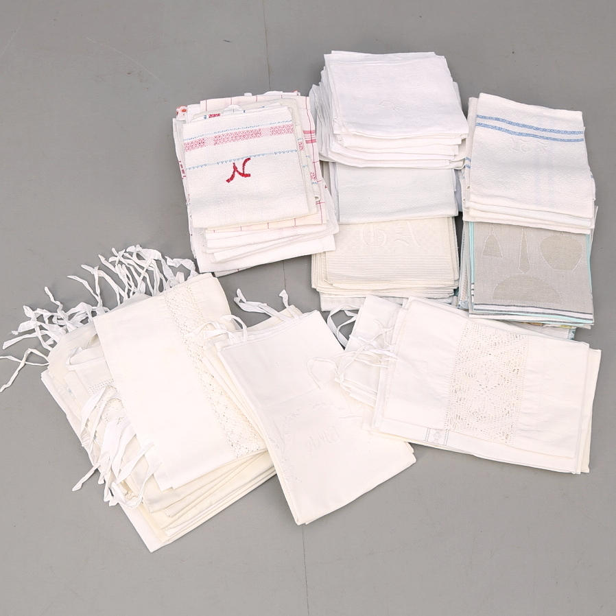 KÖKSHANDDUKAR 34 st, ÖRNGOTT 17 st, SERVETTER 12 st.