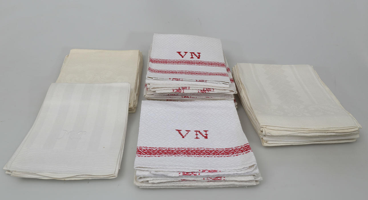 HANDDUKAR, linne och bomull, 33 stycken, 1900-tal.