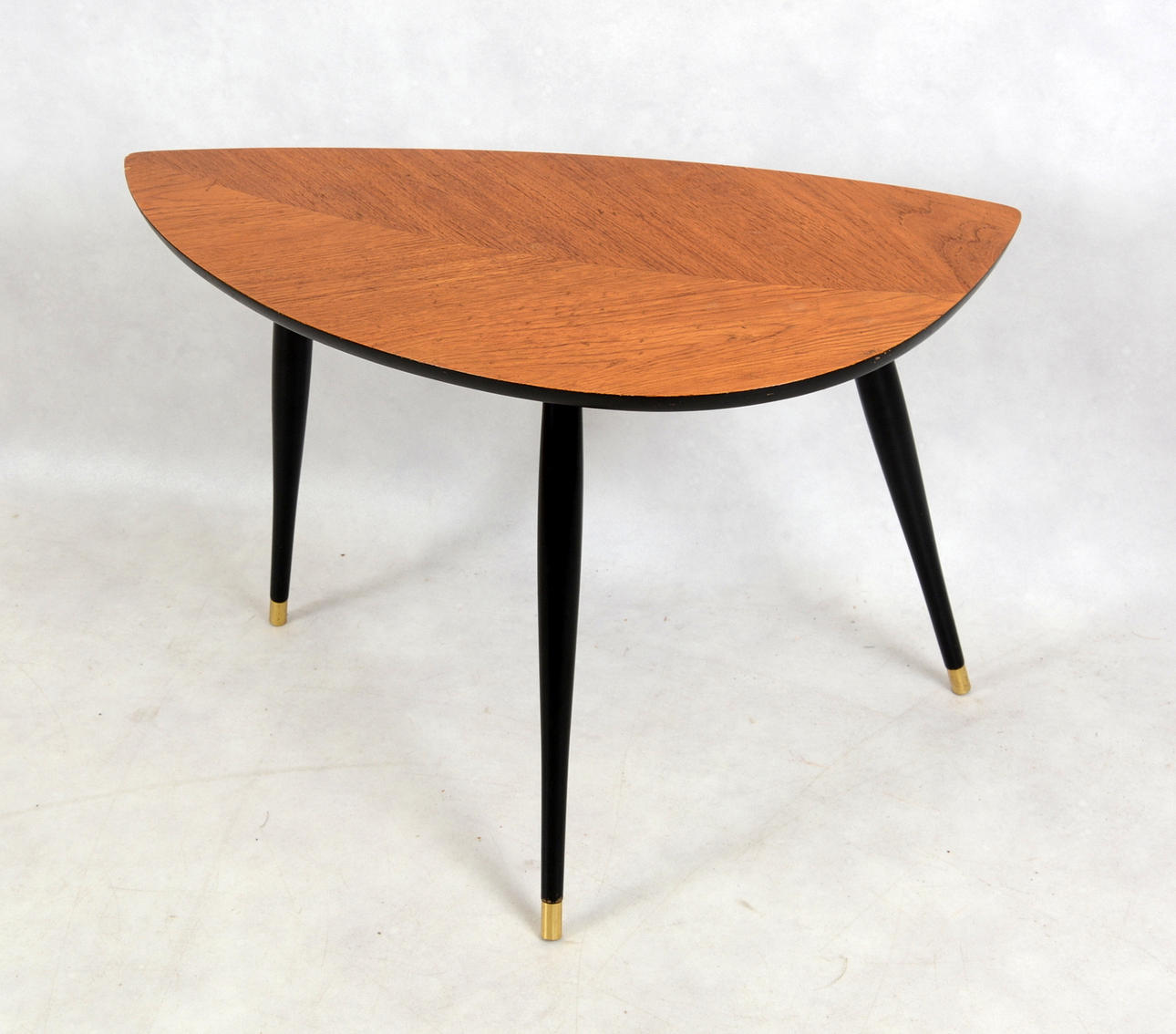 BORD, lövformat, 1900-talet mitt.