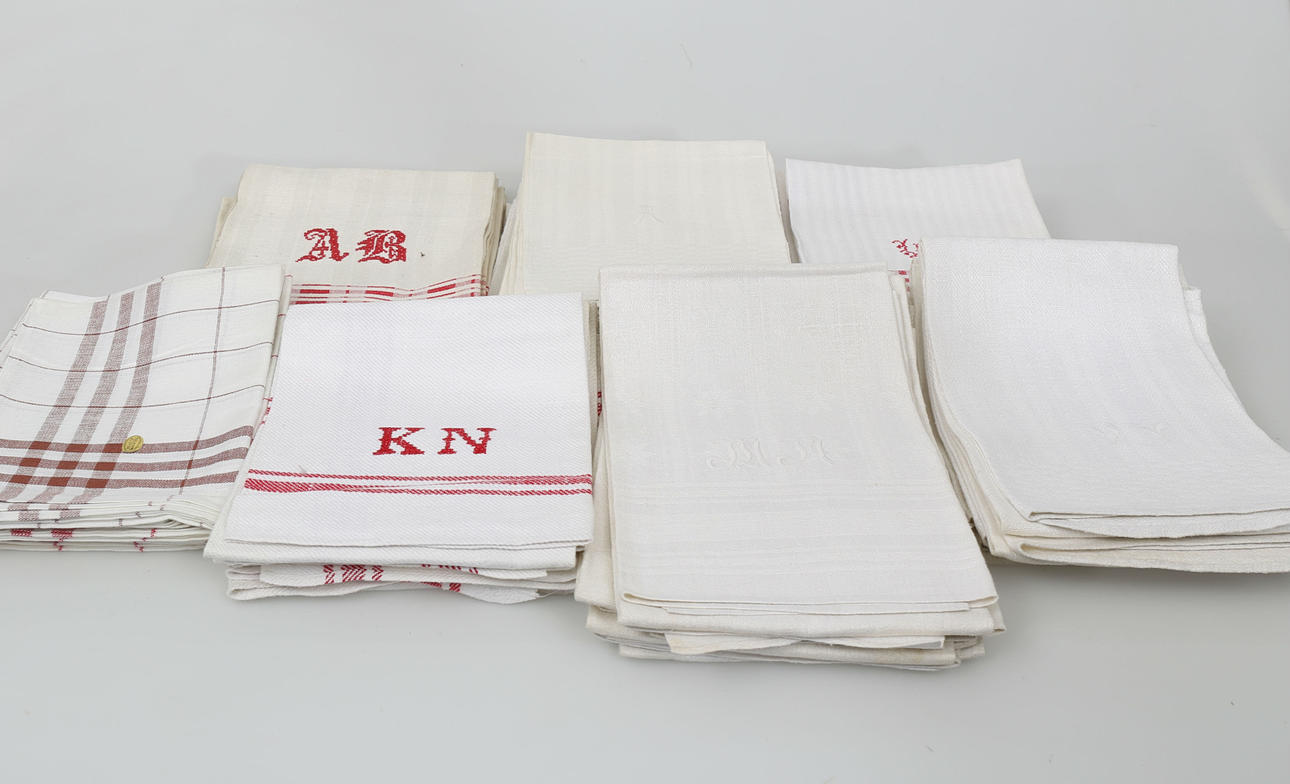 HANDDUKAR, linne och bomull, 46 stycken, 1900-tal.