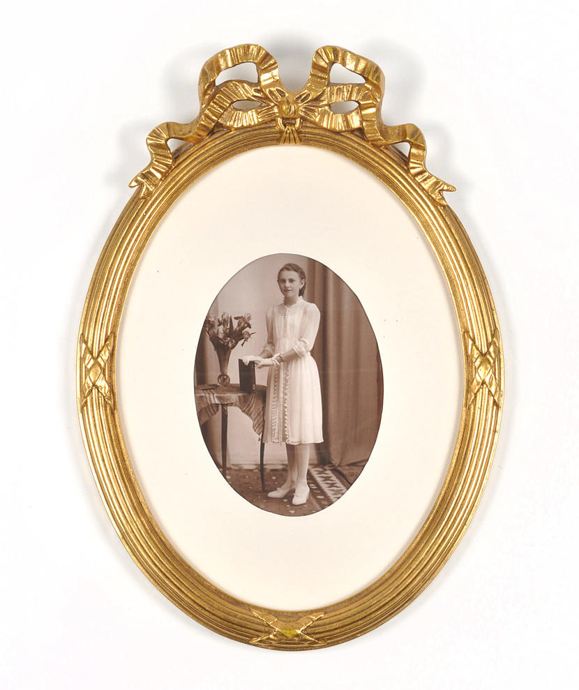 OVALER RAHMEN. Venetiansk stil med kronbåge (2 av 3).